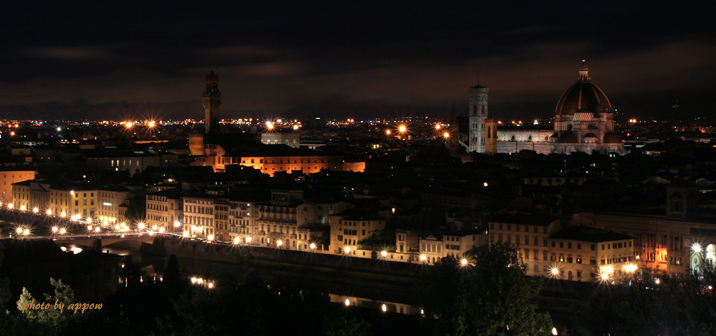 雨中间隙的佛罗伦萨夜晚全景. 拍于全城最高点,米开朗基罗广场. 这广场有最帅的GG——大卫,只可惜 ...
