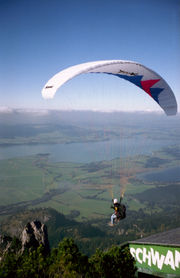 180px-TegelbergParaglider_gobeirne.jpg