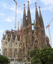 180px-Sagradafamilia-overview.jpg