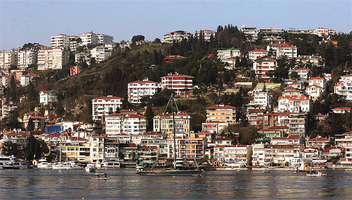 2007-12-istanbul-strait-s.jpg