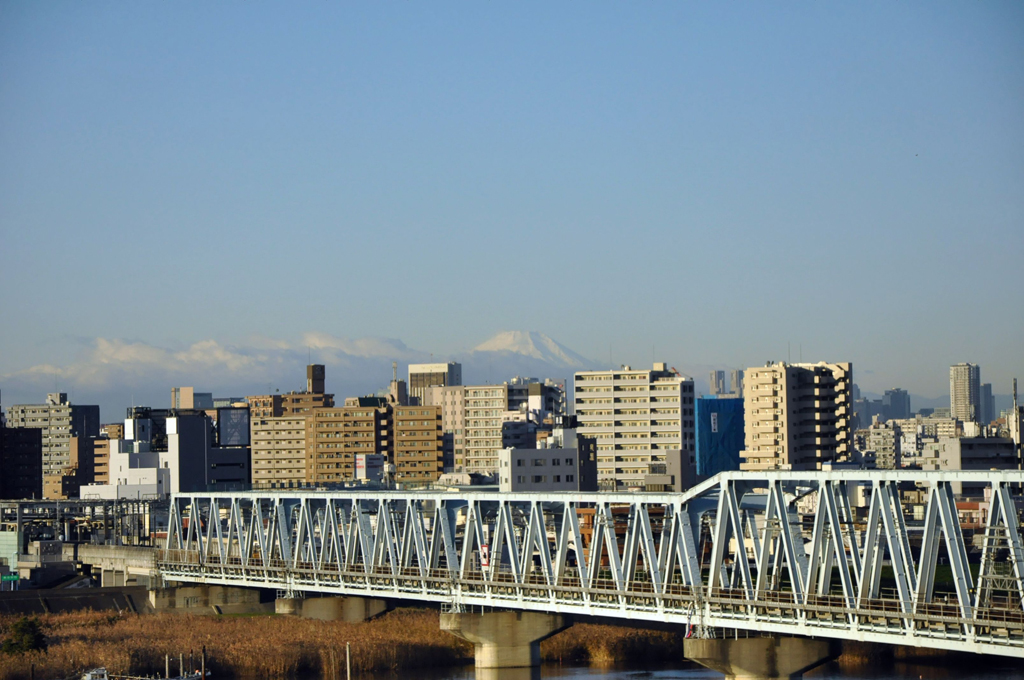 早上7点葛饰区出发，很快上了首都高速，看到了富士山，赶紧按下快门，卡擦！