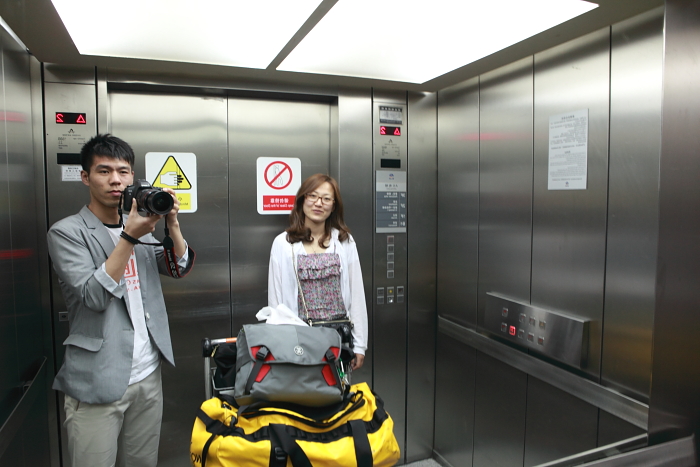 北京机场电梯自拍