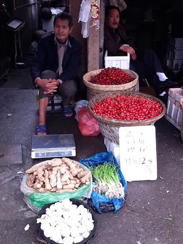 卖水果素菜啦